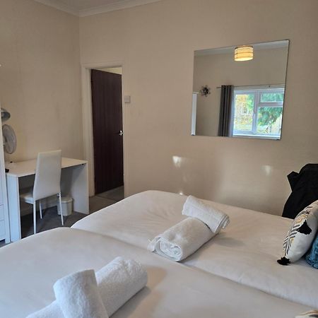 14B Malden Apartment วัตฟอร์ด ภายนอก รูปภาพ